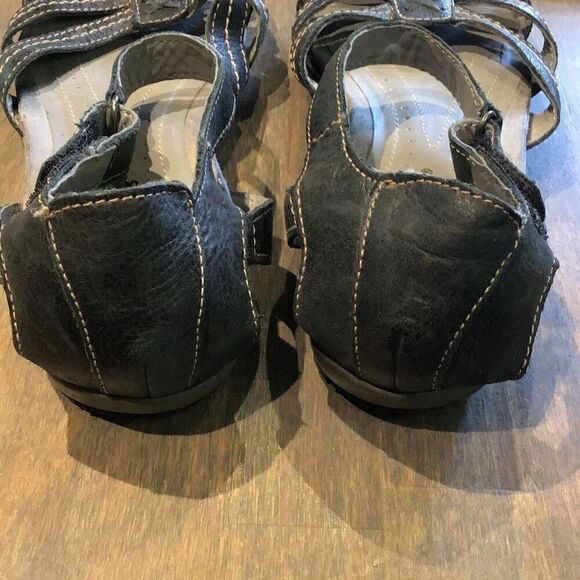 Sandals “remember” by bear trap size 6 1/2 - Picture 4 of 6